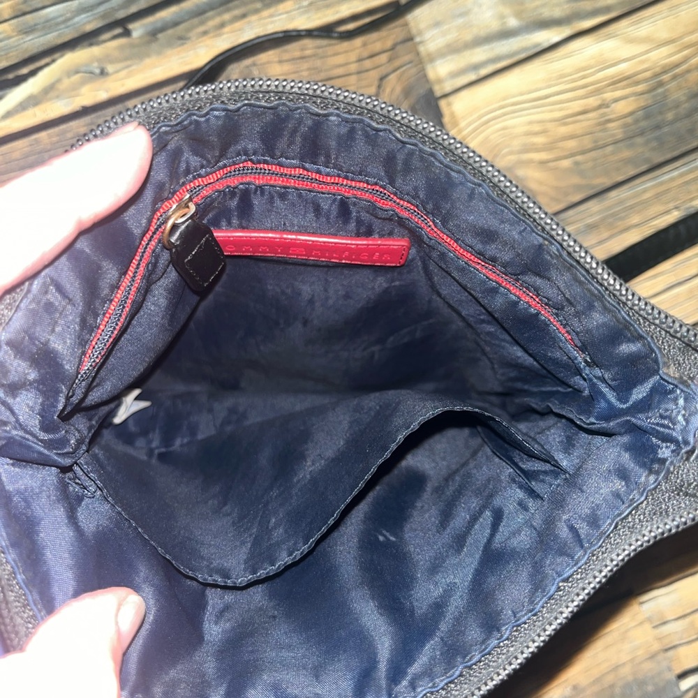 Tommy Hilfiger Black Bag with Red Accents - Picture 4 of 10